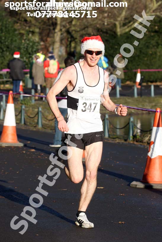 Saltwell Harriers 10k Road Race, Gateshead. Photo:  David T. Hewitson/Sports for All Pics